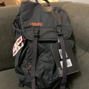 NEW Camelbak Arete 18 Backpack